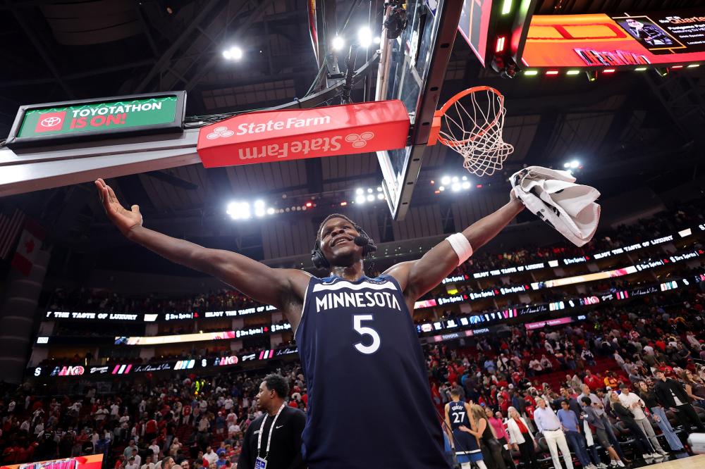 我们拭目以 我们拭目以