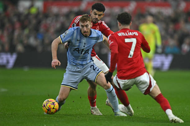 萨拉赫借助 萨拉赫借助